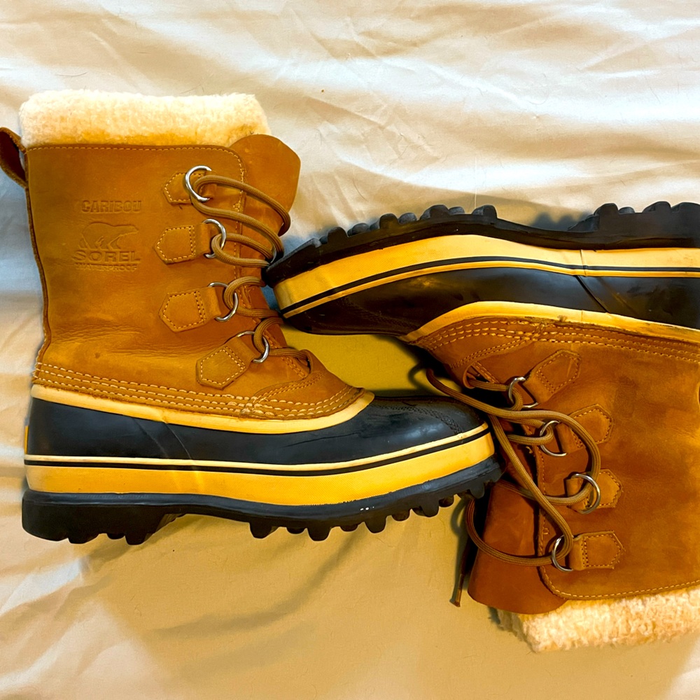 Women’s Size 9 Sorel Caribou Winter Boot LIKE NEW